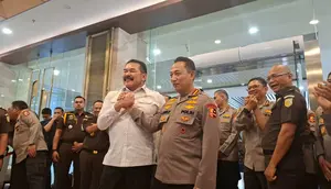 Momen Kapolri dan Jaksa Agung Salam Komando di Kejagung