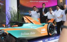 FOTO: Ekspresi Bos Formula E Saat Pramono Anung Nego Kontrak Kejuaraan Balap Mobil Listrik di Jakarta
