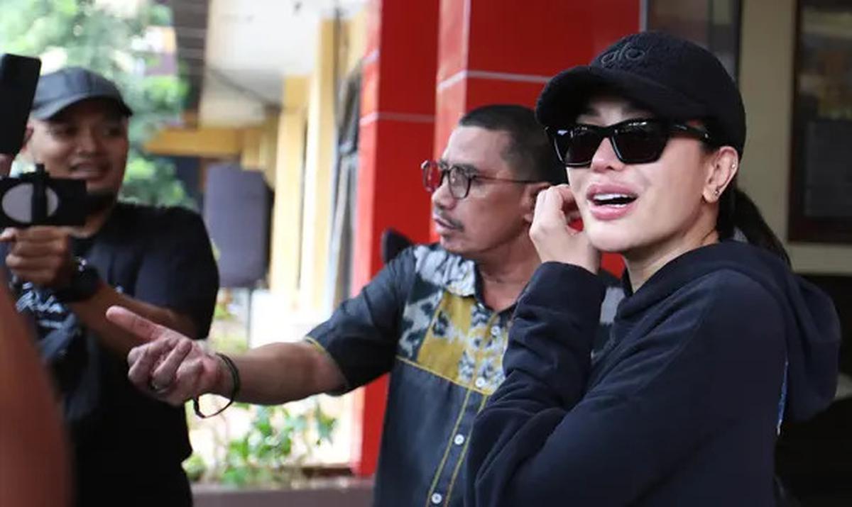 Nikita Mirzani Minta Hotman Paris Jadi Pengacaranya Lawan Razman tapi Ditolak, Ada Apa?