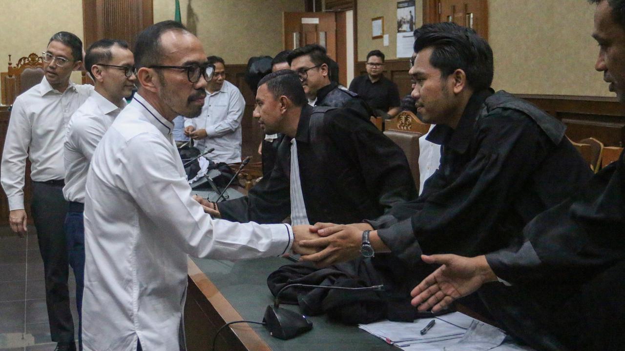 FOTO: Eks Dirut PT Pertamina Patra Niaga Divonis 9 Tahun Penjara dalam Kasus Korupsi Minyak Mentah PT Pertamina