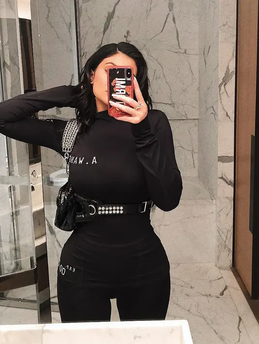 Seperti biasa, Kylie Jenner tak lupa mengabadikan perjalanan mereka dalam sebuah foto. (instagram/kyliejenner)