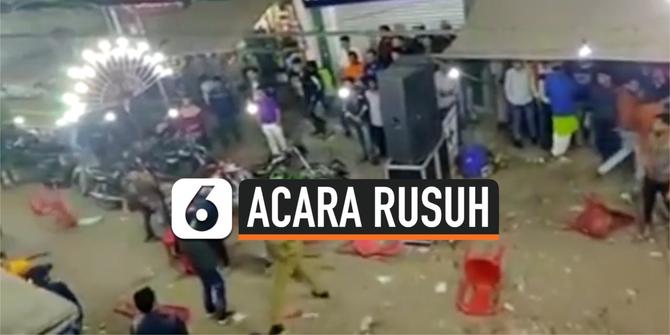 VIDEO: Rusuh, Penonton Acara Musik di India Saling Lempar Kursi