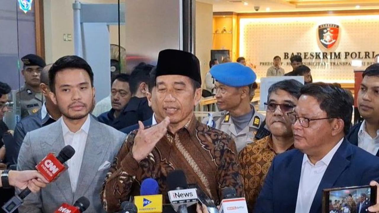 Tak Habis Pikir Jokowi Lapor Polisi: Tinggal Tunjukkan Saja Ijazah UGM, Kenapa Ditutupi?