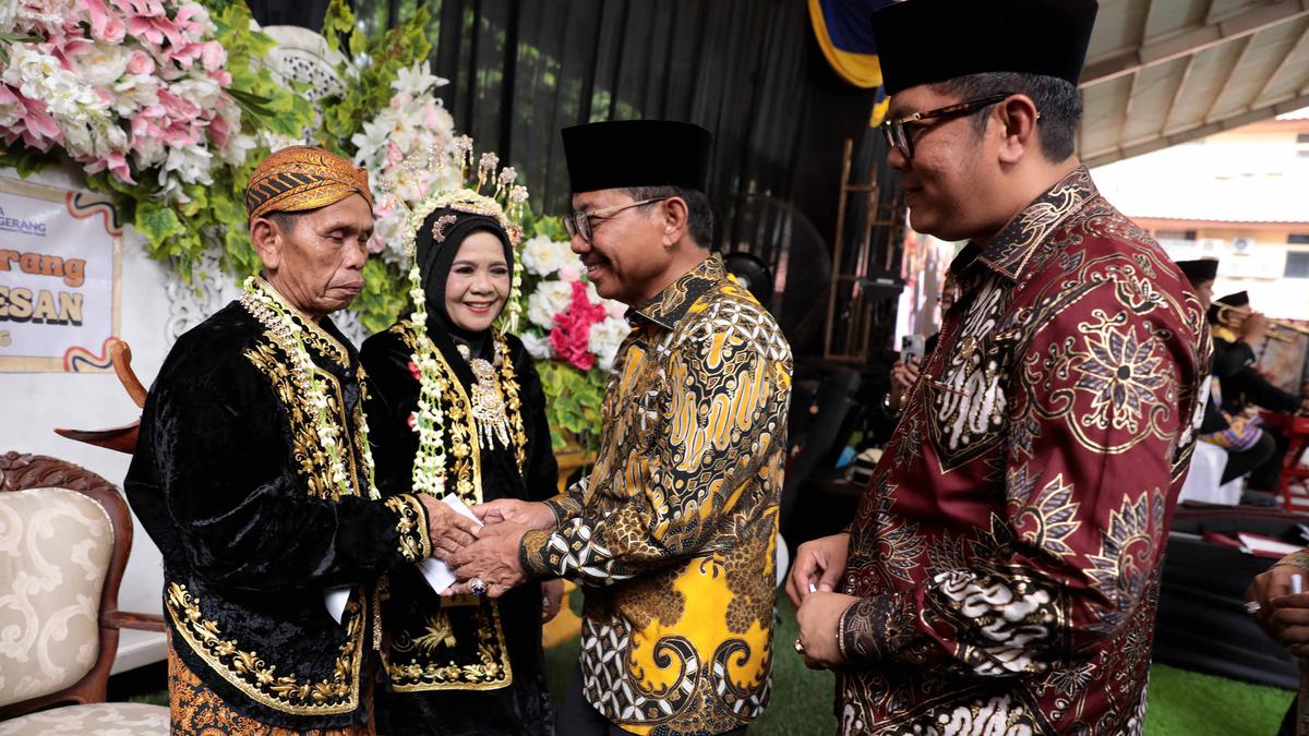 Begini Suasana Resepsi Massal di Tangerang, Diikuti 106 Pasangan Pengantin
