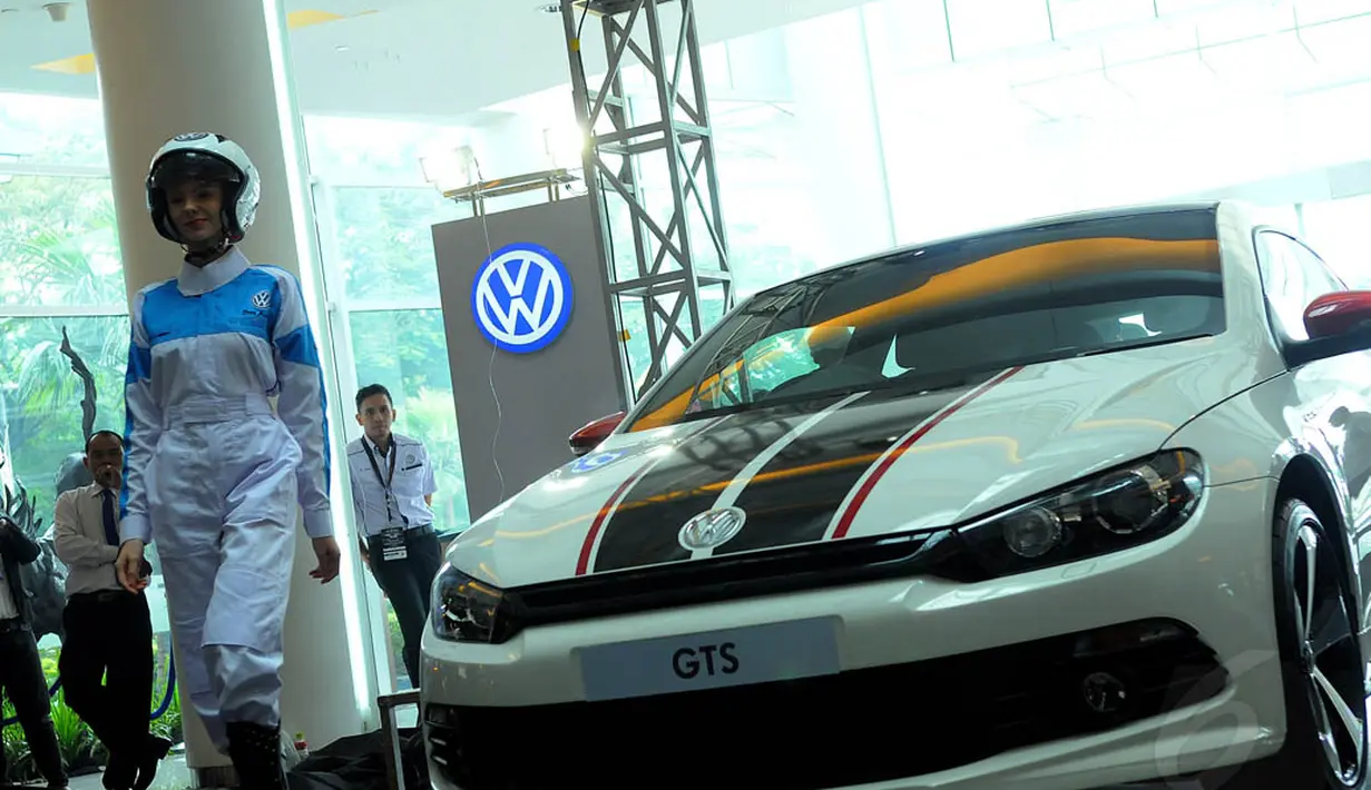 VW Scirocco GTS diluncurkan di kawasan BSD, Selasa (3/6/14). (Liputan6.com/Faisal R Syam)