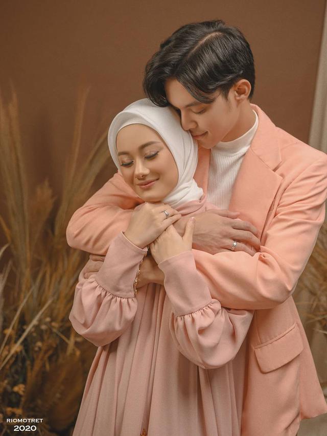 Kesan Pertama Rey Mbayang Lihat Foto Dinda Hauw Wanita Baik Baik Dan Adem Showbiz Liputan6 Com