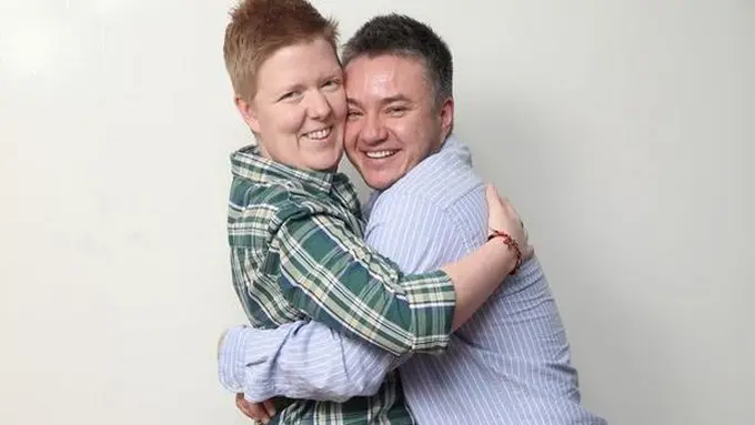 Asli Aneh, Pacaran Sebagai Lesbian tapi Nikah Jadi Gay!