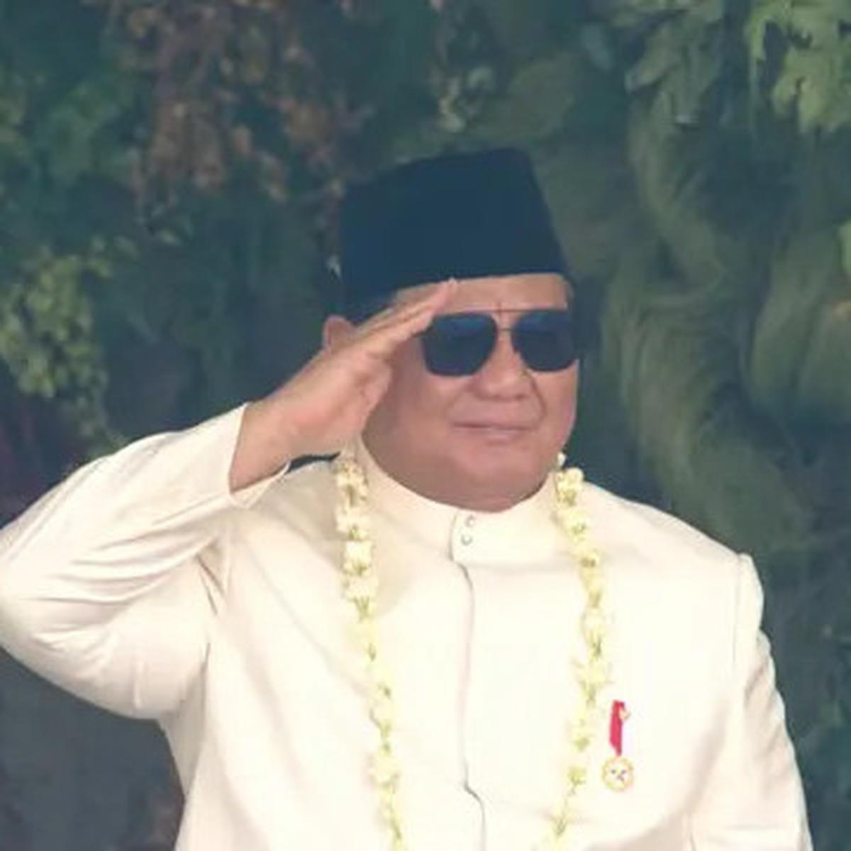 Kala Prabowo Asyik Berjoget 'Terbius' Hentakan Musik Pacu Jalur dan Tabola Bale di Perayaan HUT ke-80 RI