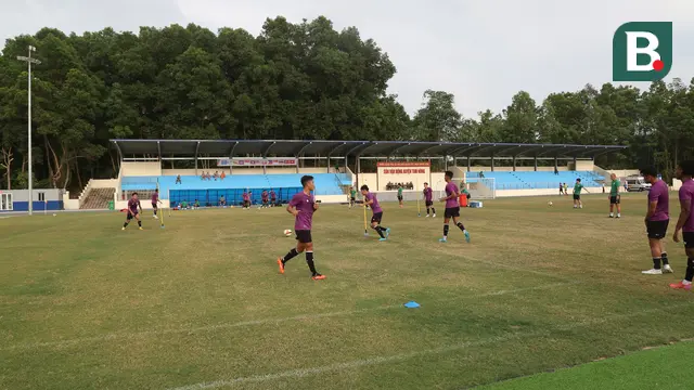 Foto: Dibohongi Vietnam, Timnas Indonesia Masih Latihan di Lapangan yang Buruk Jelang Hadapi Timor Leste di SEA Games 2021