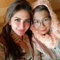 Natalie Sarah dan ibundanya. (Instagram/natalie_sarahs)