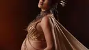 Jessica Iskandar diperkirakan telah memasuki usia kehamilan 7 bulan. Istri dari Vincent Verhaag ini pun melakukan sesi maternity shoot. (Instagram/inijedar).