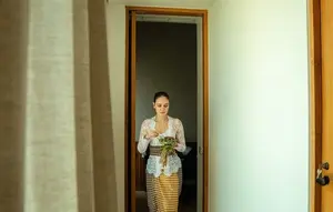 Potret Cantik Luna Maya Pakai Kebaya Kala Syukuran Rumah Baru di Bali