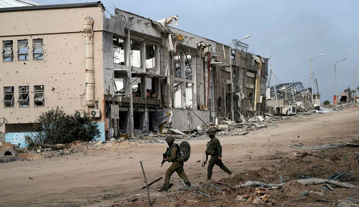 <p>Sejak itu, ribuan warga Gaza terbunuh dan lebih dari separuh penduduknya kehilangan tempat tinggal akibat kampanye militer Israel yang tiada henti. (AP Photo/Victor R. Caivano)</p>