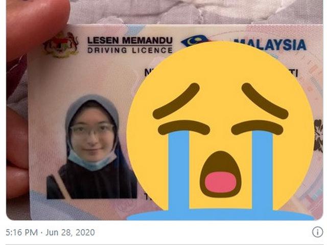 Cewek Ini Lupa Lepas Masker Saat Foto Sim Hasilnya Bikin Tepuk Jidat Citizen6 Liputan6 Com Tahun 2021 ini memang tidak semuanya cerita, tapi mari kita tertawa bersama dengan meme lucu ini. cewek ini lupa lepas masker saat foto