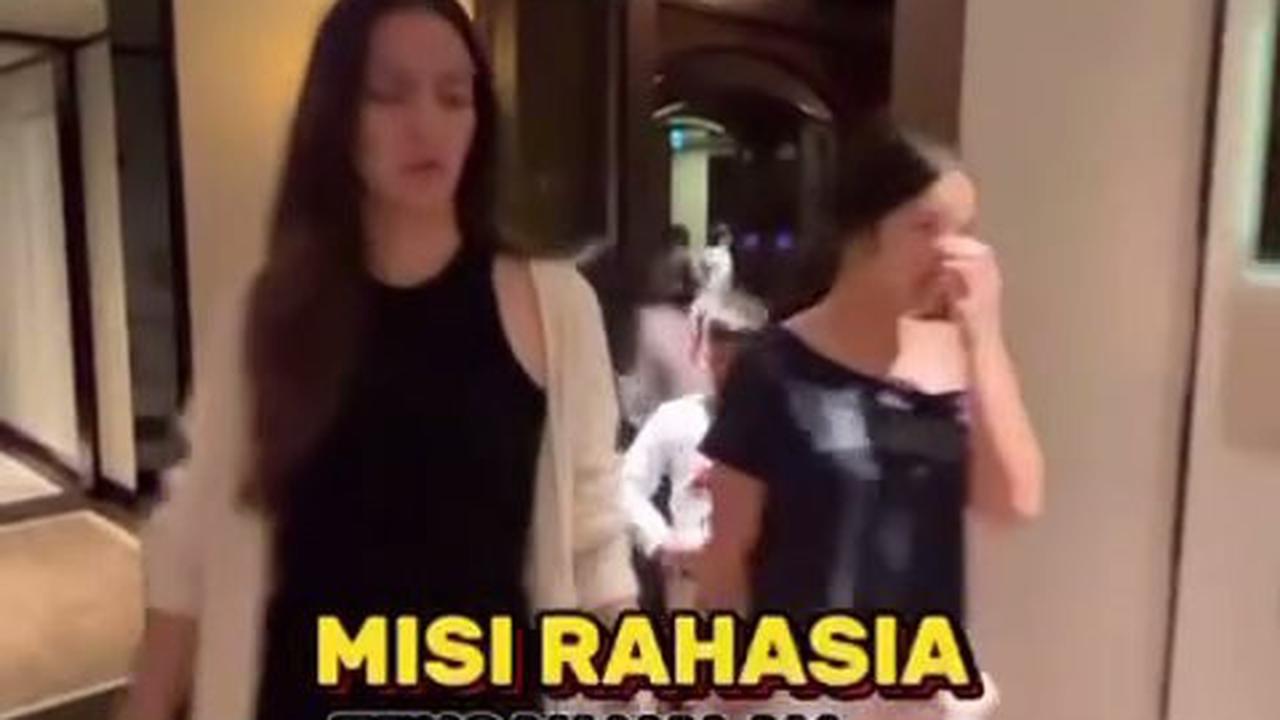 Momen Nia Ramadhani dan 3 Anaknya Beri Kejutan Ultah untuk Aburizal Bakrie, Jadi Misi Rahasia Saat Tengah Malam