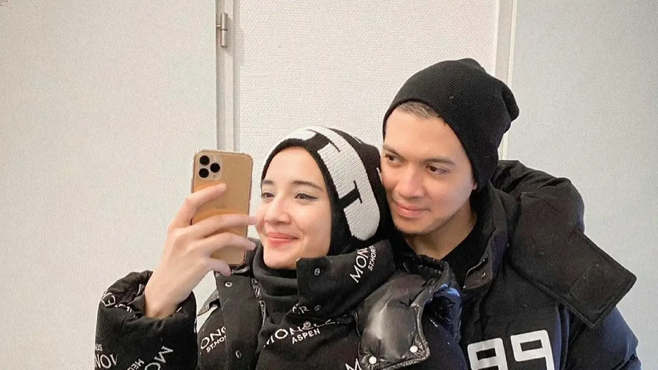 Zaskia Sungkar dan Irwansyah. (Foto: Instagram @zaskiasungkar15)