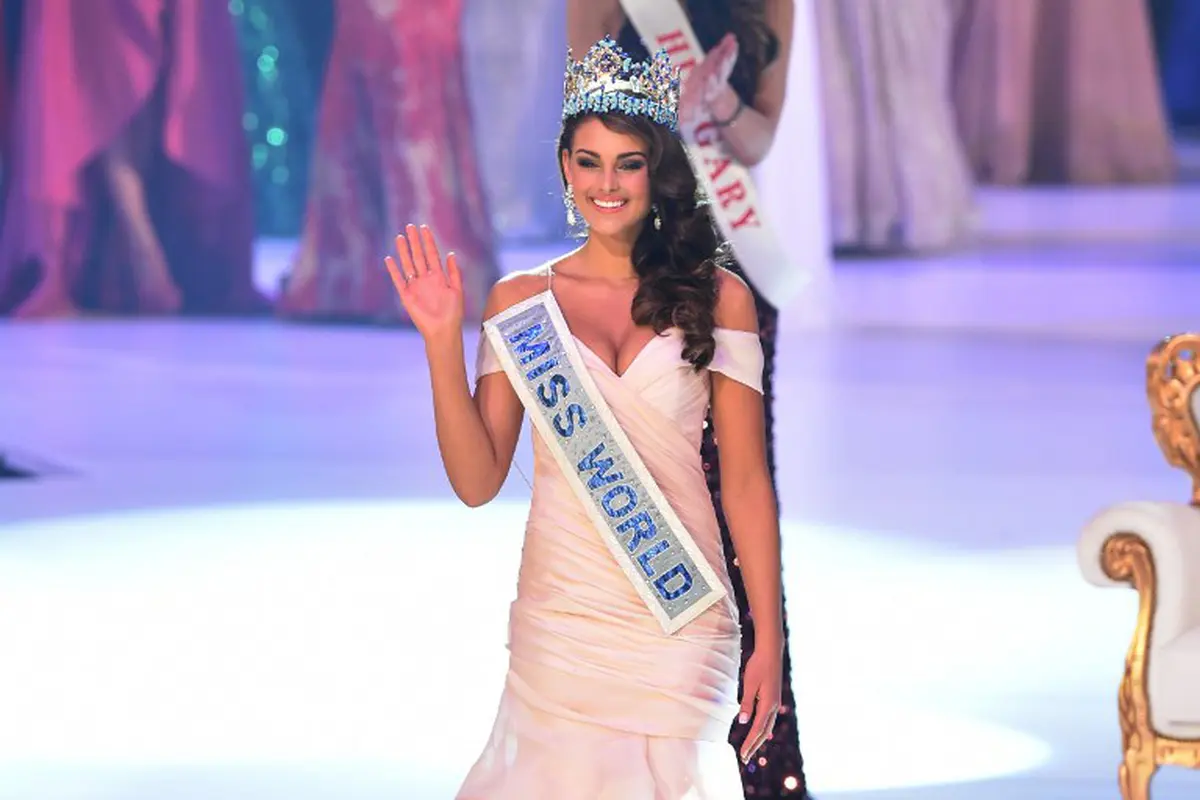 Rolene Strauss Raih Gelar Miss World 2014