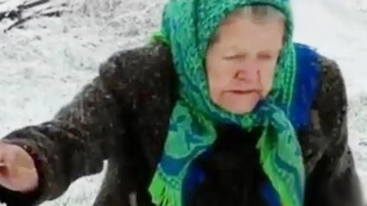 Kisah Nenek 85 Tahun yang Hidup Sendiri di Desanya di Rusia 