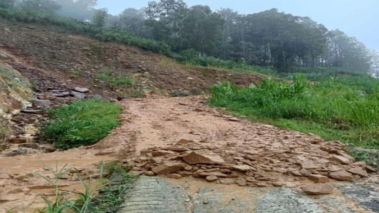 Pemkab Catat 30 Kali Longsor Susulan di Bukit Gunung Beser Pekalongan, Akses Jalan Ditutup