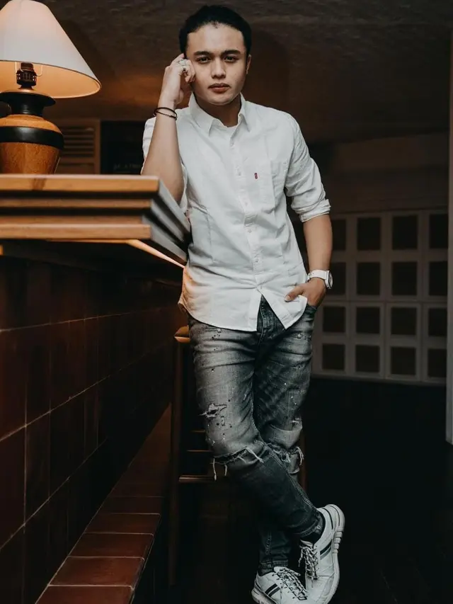 Restu VHT Anak Charly Van Houten