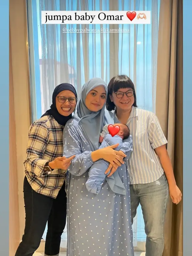 Wajah anak kedua Vebby Palwinta bikin penasaran