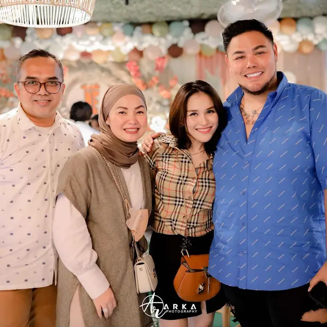Ayu Ting Ting mesra bersama Ivan Gunawan (Instagram/ayutingting92)