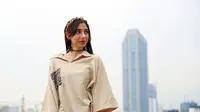 Pakaian Kebesaran Jangan Langsung Dipotong, Coba Trik Styling Ini