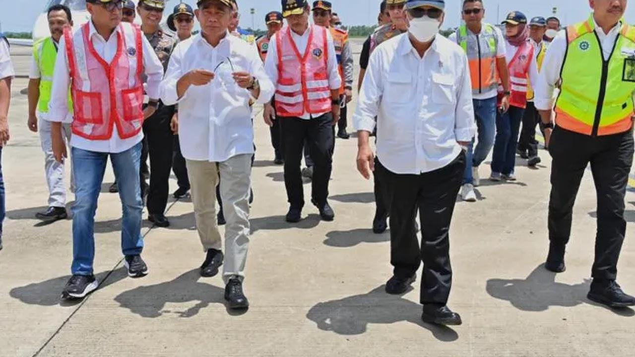 Menhub Budi menyebutkan potongan harga itu berlaku untuk semua rute penerbangan domestik di BIJB Kertajati yang mulai beroperasi penuh saat ini.