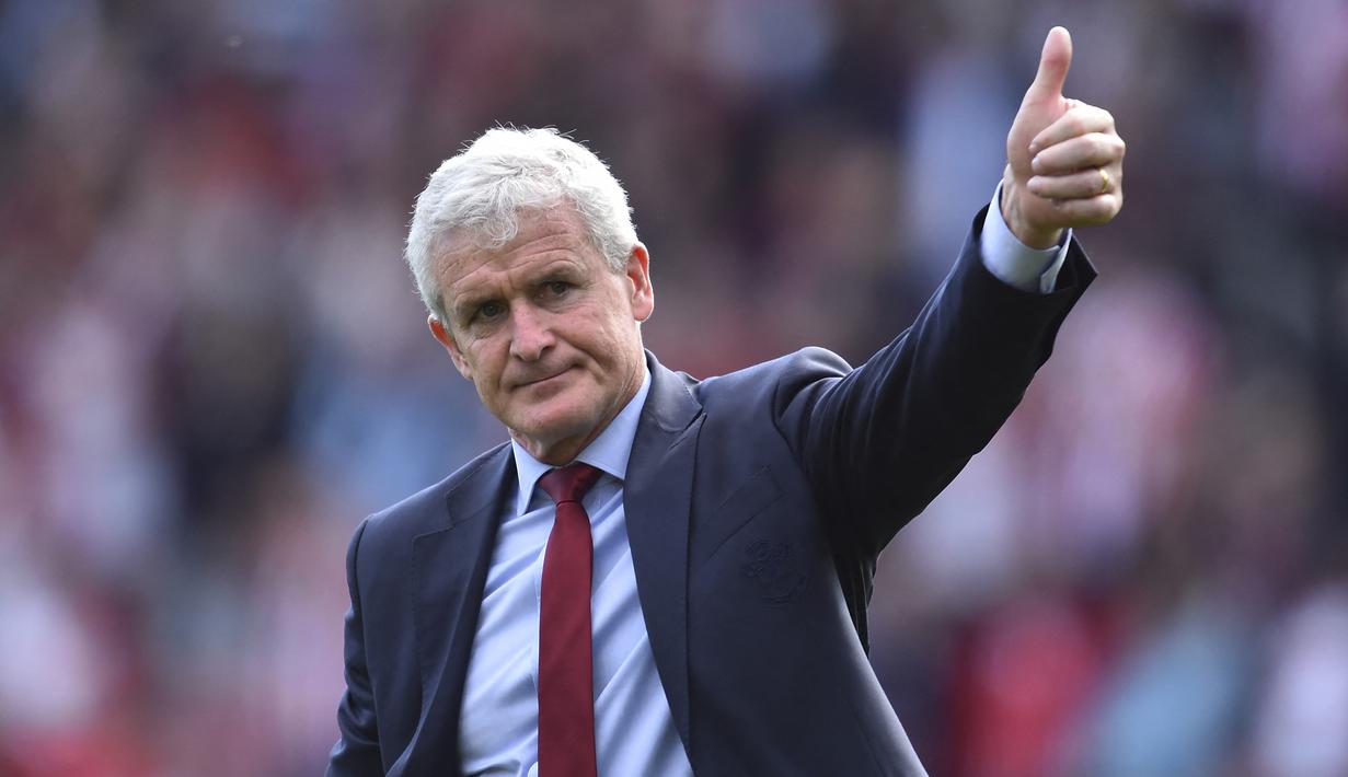 Mark Hughes. Striker produk Akademi Manchester United ini ditangani Alex Ferguson mulai 1988 hingga 1995. Mulai melatih pada 1999, ia sempat menangani Manchester City pada Juni 2008-Desember 2009. Tim terakhirnya adalah Southampton pada Maret 2018 hingga Desember 2018. (Foto: AFP/Glyn Kirk)