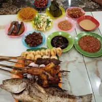 Rumah Makan Bu Entin jadi salah satu tujuan kuliner di jalur mudik Cilegon, Banten. (dok. Instagram @apriliasty/https://www.instagram.com/p/B1xpZeQgaT9/)