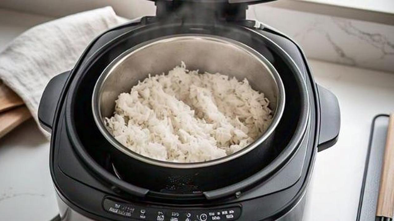 Menanak nasi dengan bawang putih untuk menurunkan kadar kolesterol