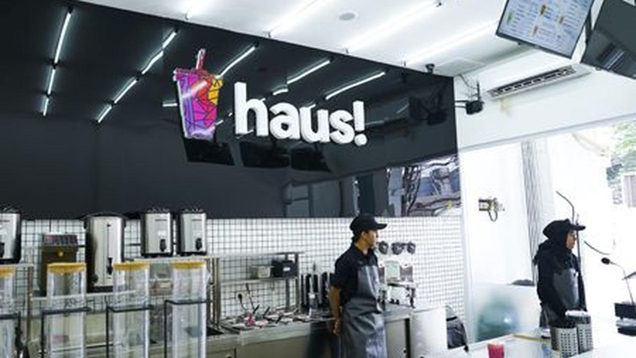 Haus! sendiri didirikan sejak tahun 2018 oleh empat orang yaitu Gufron Syarif, Daman, Feri, dan Sigit.