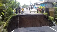 Jembatan Pules Turi Sleman Yogya Ambrol, Warga Memutar 20 Km