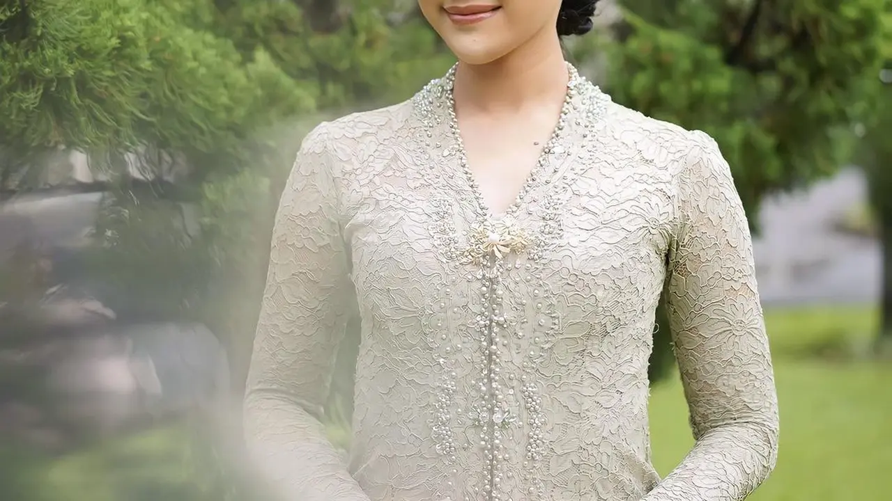 Kebaya Erina Gudono