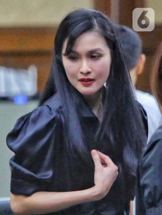 Sementara, Harvey Moeis didakwa menerima uang Rp420 miliar bersama Manajer PT Quantum Skyline Exchange (QSE) Helena Lim. (Liputan6.com/Angga Yuniar)