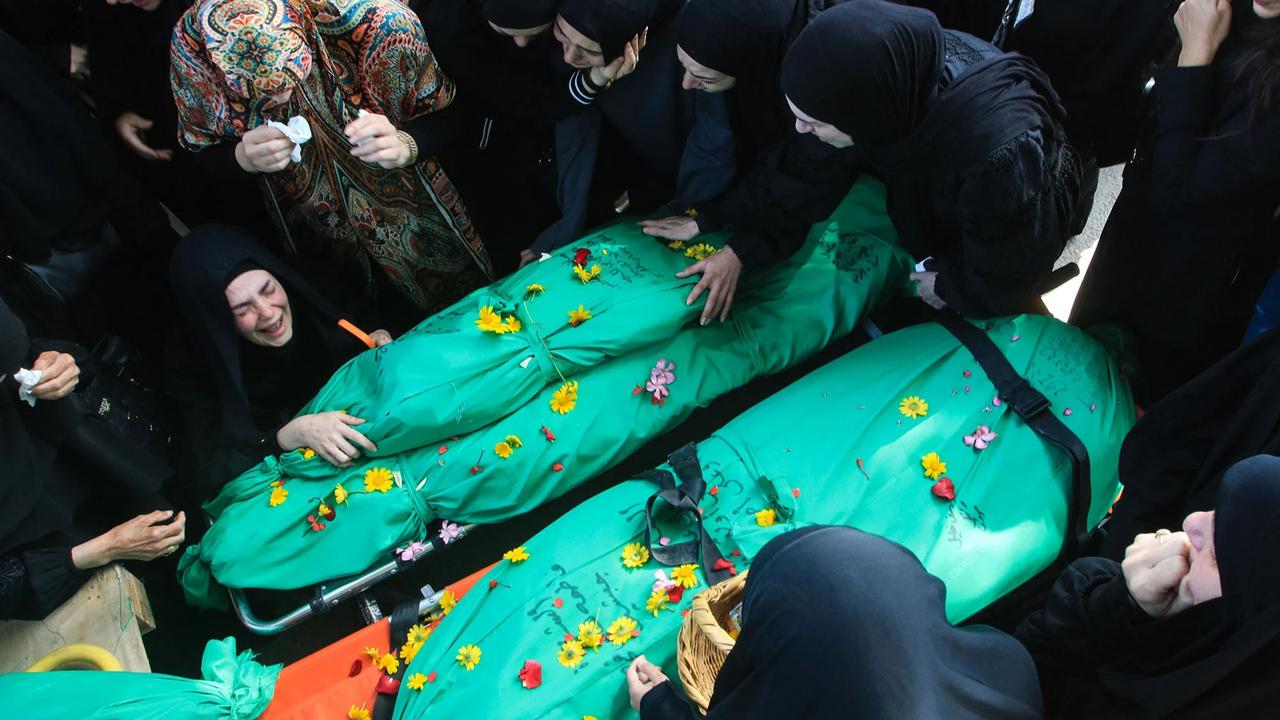 FOTO: Tangis Duka Warga Lebanon Setelah Serangan Israel