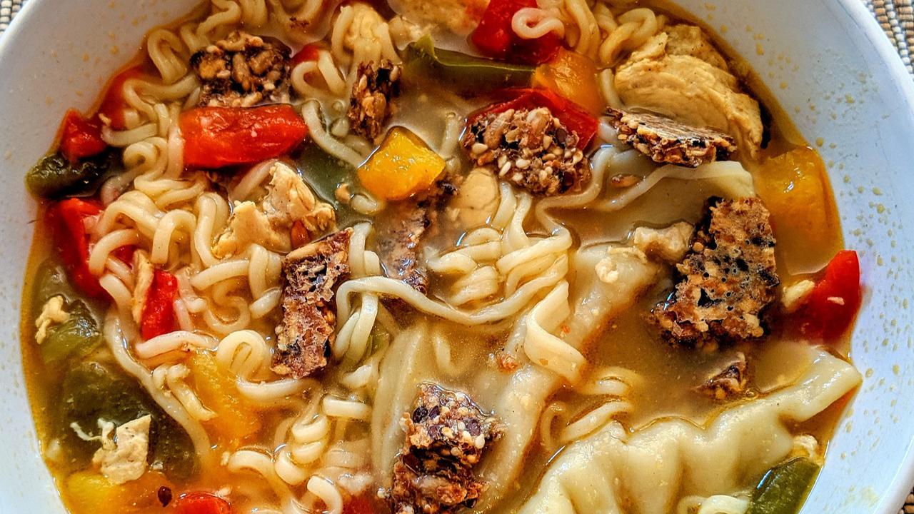 Waspada, Inilah Bahaya Makan Seblak Berlebihan Bagi Kesehatan yang Jarang Diketahui