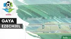 Berita video gaya-gaya striker Persib Bandung, Ezechiel N'Douassel, membobol gawang lawan di Gojek Liga 1 2018 bersama Bukalapak.