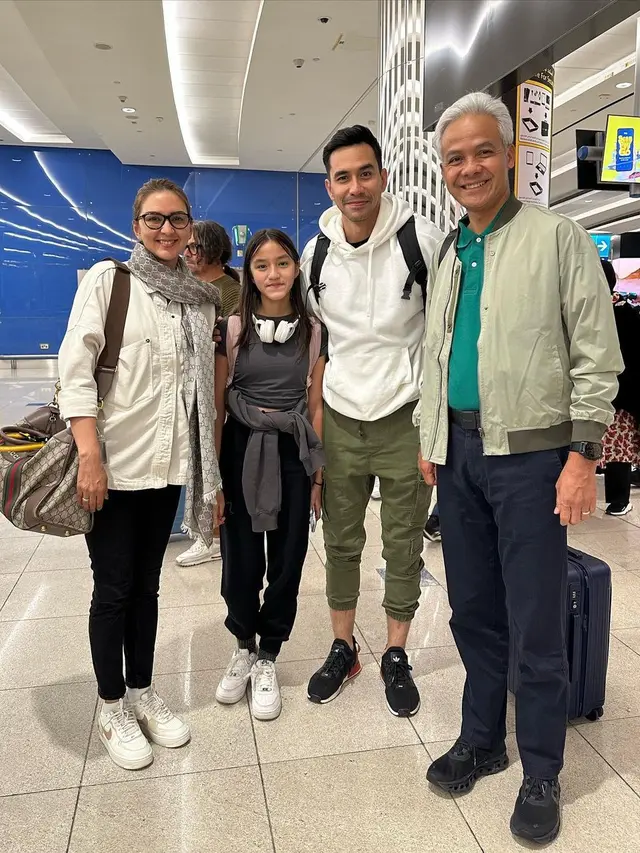 Darius Sinathrya dan Donna Agnesia bertemu Ganjar Pranowo saat transit di Dubai. (Foto: Dok. Instagram @darius_sinathrya)