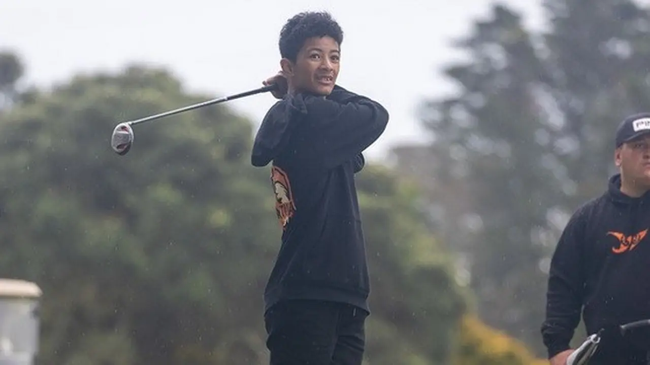 Baru Main 3 Ronde Seumur Hidup, Remaja Asal New Zealand Menang Turnamen Golf Nasional