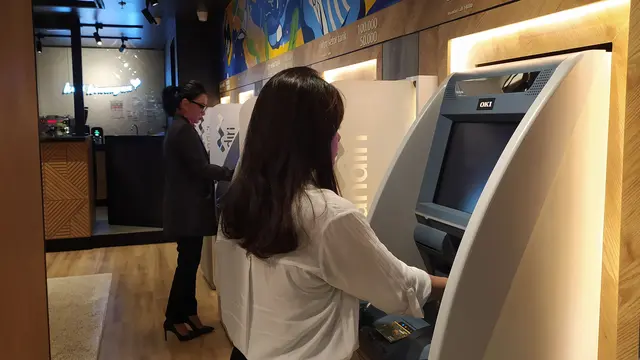 PT Bank Mandiri Tbk (Persero) meluncurkan kantor cabang bernuansa digital atau hype branch untuk  mengantisipasi digital booming.