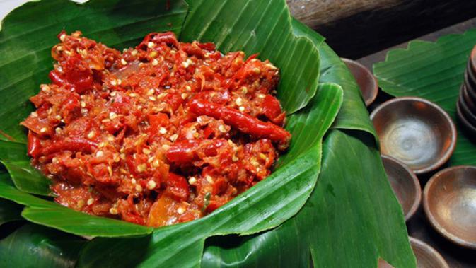Jangan Minum Air Putih Setelah Makan Pedas Ini Alasannya Beauty Fimela Com