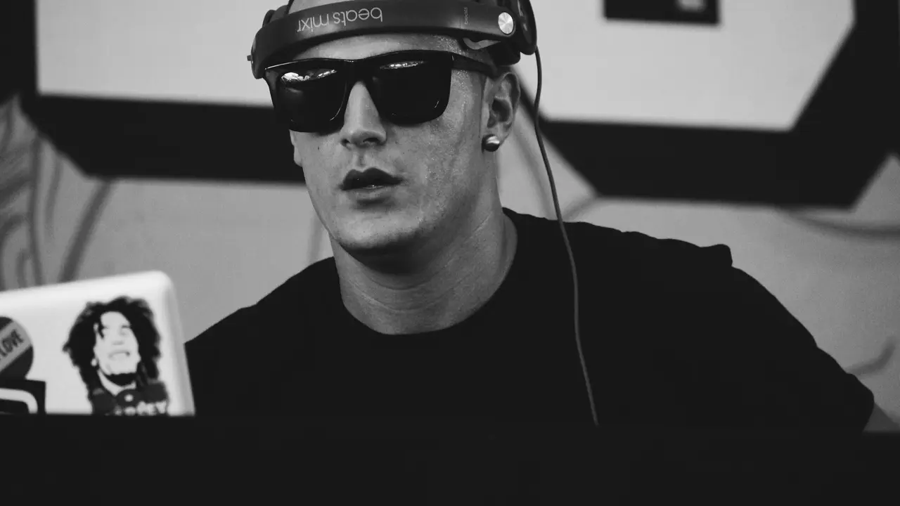 [Bintang] DJ Snake