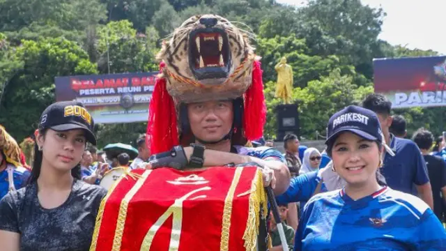 Hamil di Usia 44 Tahun, Annisa Pohan Tampil Energik Dampingi AHY Reuni di Magelang