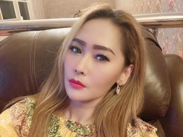 6 Aksi Kocak Inul Daratista Di Tiktok Adam Suseno Jadi Rhoma Irama Hingga Ngesot Di Lantai Showbiz Liputan6 Com