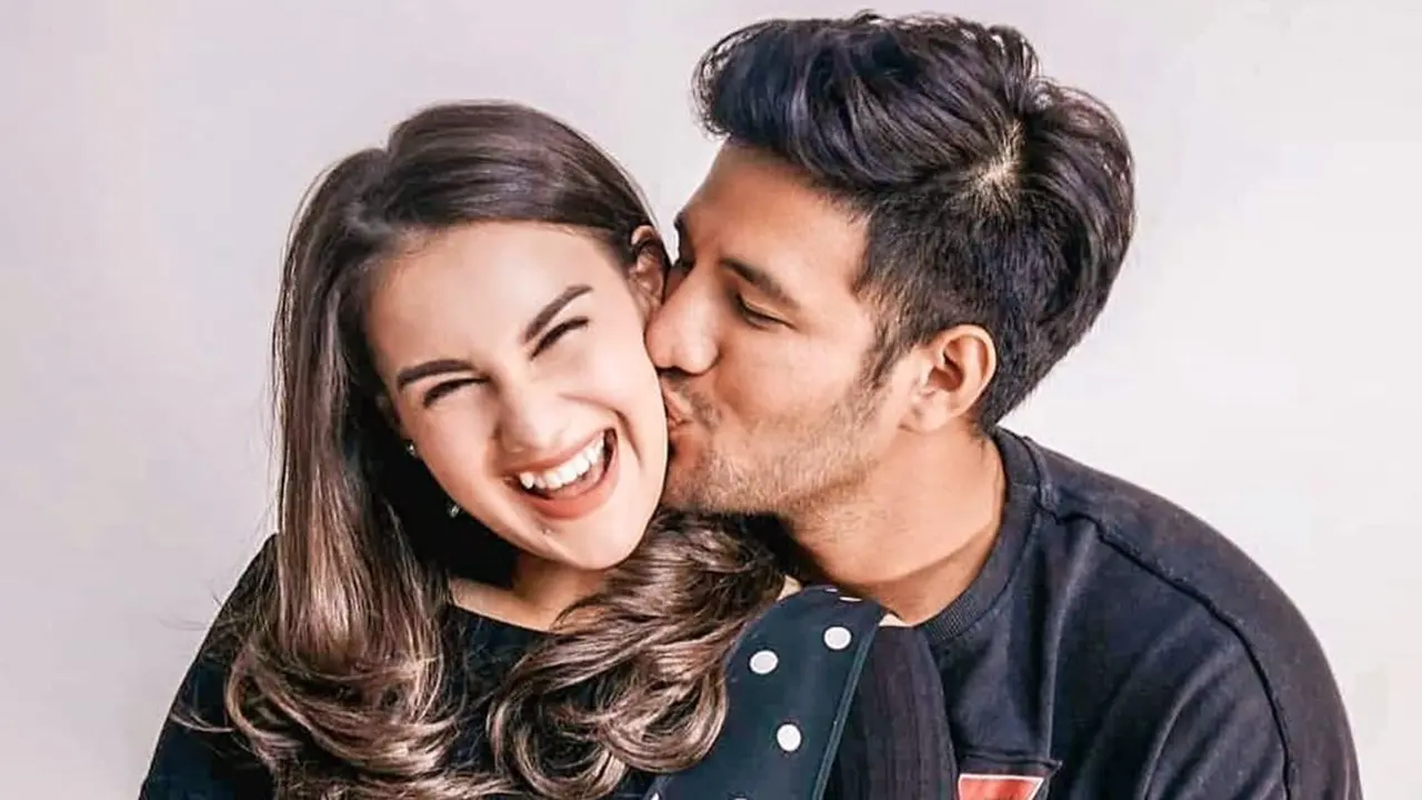 [Fimela] Ammar Zoni dan Irish Bella