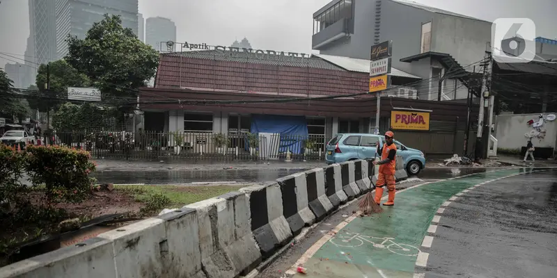 Apotek Senopati Ditabrak Lagi, Sudin Bina Marga Pasang Beton Pembatas