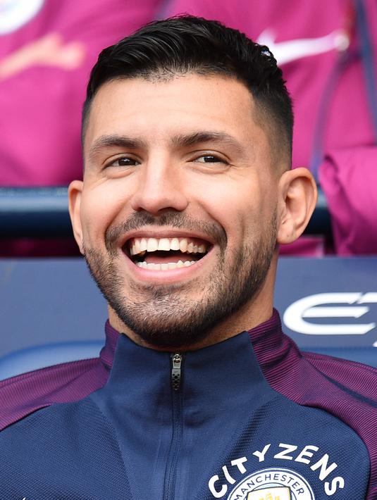PHOTO: Tawa Sergio Aguero Pasca Kecelakaan Mobil di ...