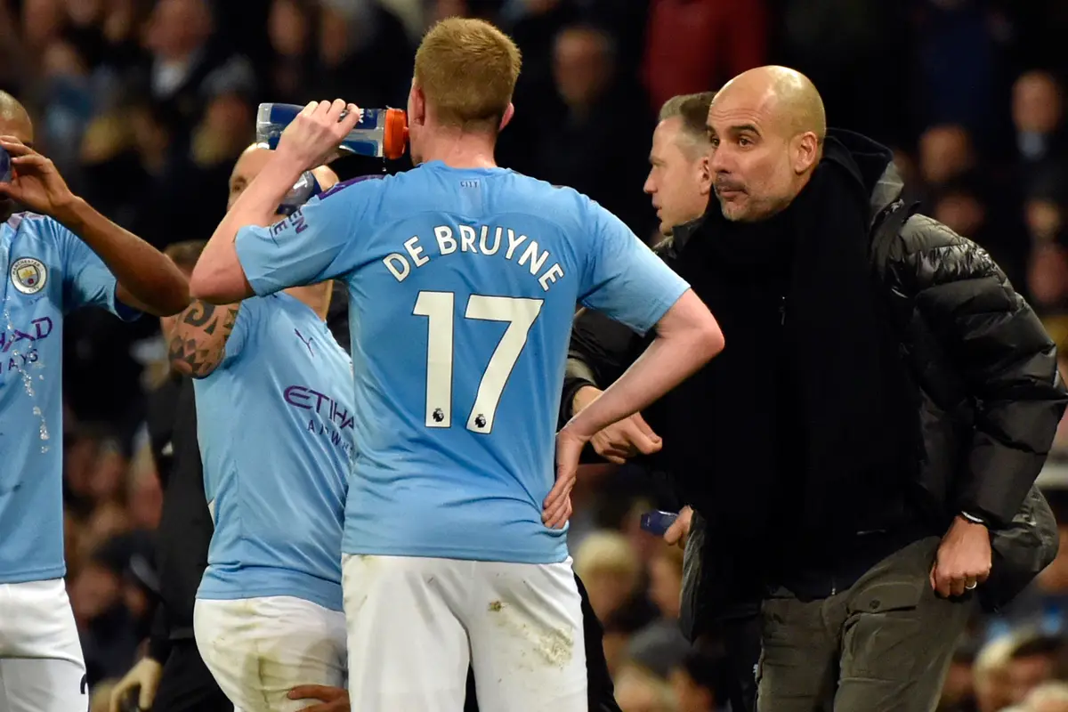 Ekspresi Pep Guardiola Saat Manchester City Dikalahkan MU