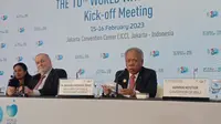 Presiden World Water Council (WWC) Loic Fauchon dan Menteri Pekerjaan Umum dan Perumahan Rakyat (PUPR) Basuki Hadimuljono dalam konferensi pers World Water Forum (WWF) 2024 Meeting di JCC Senayan, Jakarta, Rabu (15/2/2023).